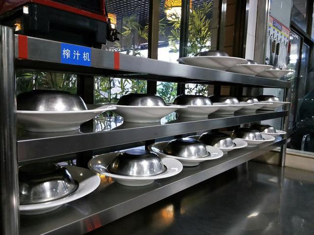 平?jīng)鍪准摇?D廚房”順利通過驗(yàn)收，引領(lǐng)餐飲管理新風(fēng)尚